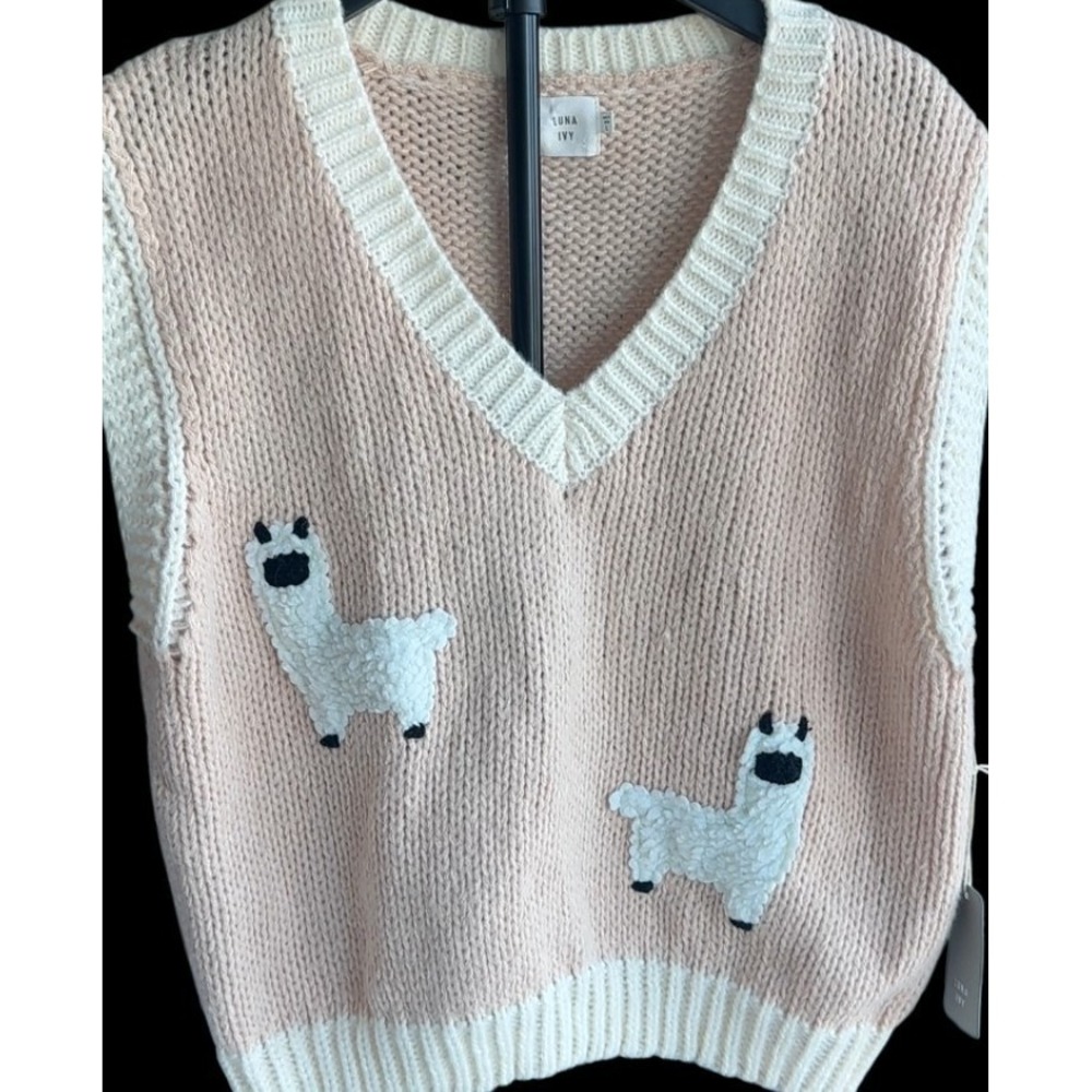 Luna Ivy Anthropologie Women's Chunky Knit 3D Llama Sweater Vest Size L NWT